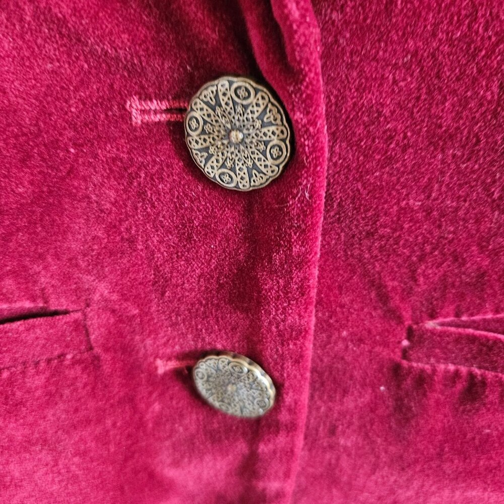 ModCloth Red Velvet Blazer Woman SZ XL Pockets 2 Fancy Metal Buttons Bohemian - Picture 3 of 6
